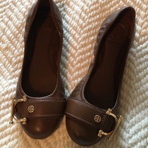Tory Burch- brown leather flats